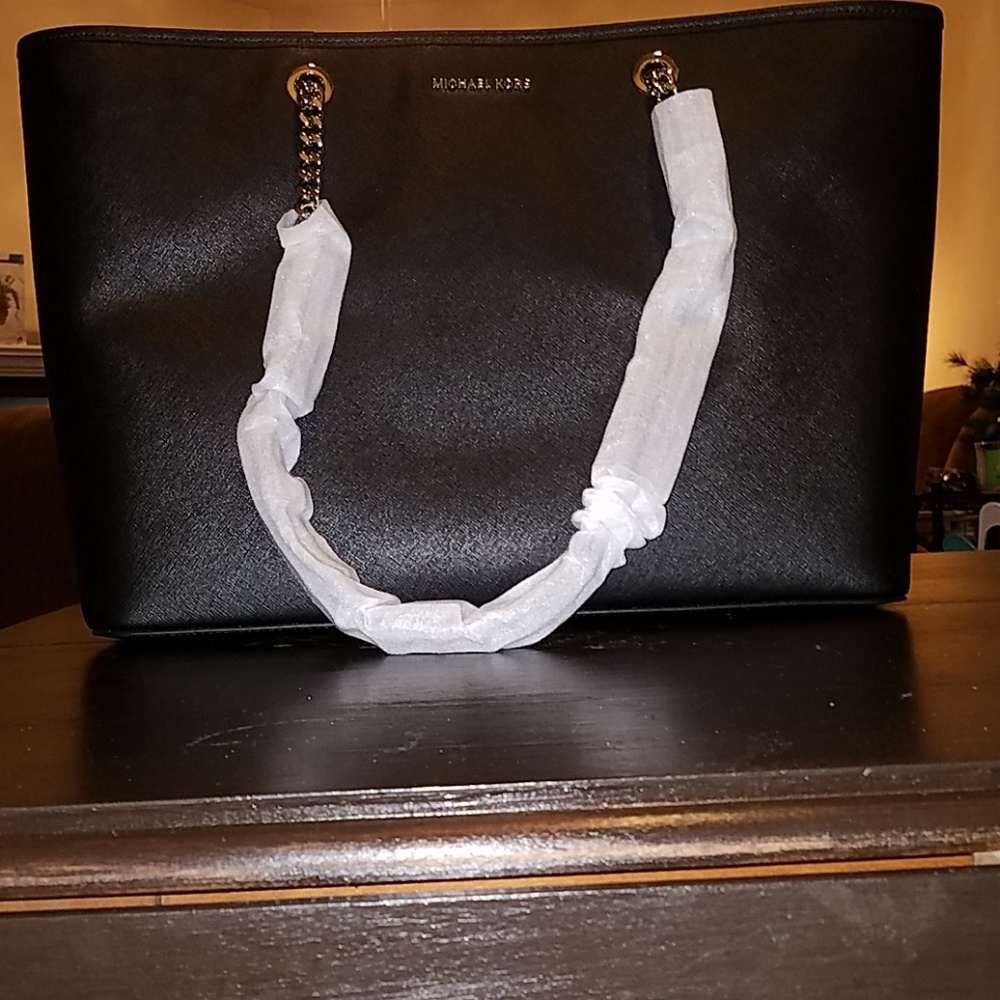 Michael Kors JetSet Multifunction Tote